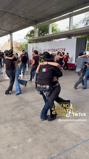 Clases de Huapango: Aprende a Bailar Paso a Paso