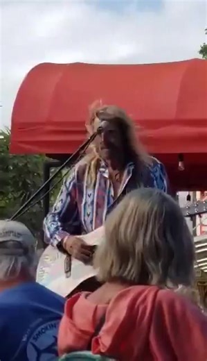 𝑲𝒆𝒆𝒑 𝑶𝒏 𝑹𝒐𝒄𝒌𝒊𝒏' 𝒊𝒏 𝒕𝒉𝒆 𝑭𝒓𝒆𝒆 𝑾𝒐𝒓𝒍𝒅... (... while we still can... 🤔 ... that's all we can do .... 😳) This video was taken by Pat Benson (Thank you 🙏) exactly THREE (3) years ago today, back when we were all acoustic and still playin' at Lucy's.. Today, it's 59° and we'll be 🥶 𝑹𝒐𝒄𝒌𝒊𝒏' 𝒊𝒏 𝒕𝒉𝒆 𝑭𝒓𝒆𝒆-𝒁𝑰𝑵𝑮 𝑾𝒐𝒓𝒍𝒅! 🥶 And speaking of freezing,.. 🤪 .. we already ran in the 🥶 COLD 🥶 this morning: 𝟏𝟐.𝟕𝟐𝐊 𝐄𝐙 @𝟓:𝟑𝟗 (𝟑𝟑𝟖𝐖); 𝘢𝘯𝘥 𝘵𝘩𝘢𝘵 �