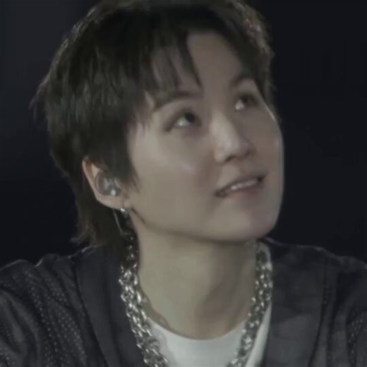 i’m so serious can we make this into a competition or something like i need every stop on this tour to be trying to outdo the previous one and cheer even louder and longer for him so that he knows just how much we love and missed him i NEED it.