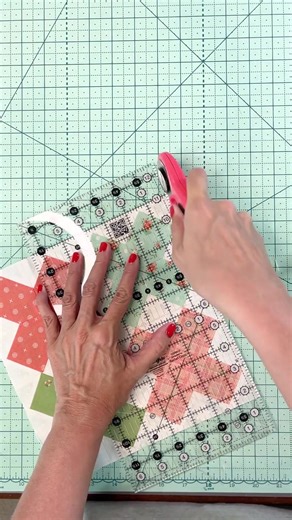 😁Block 20 for Moda Blockheads 6 was a little more difficult since I did not use foundation paper to help out. It took me TWO hours, but I love the end result! ✨️Fabric used is Abloom Fat Quarter Bundle by Corey Yoder | Fat Quarter Shop