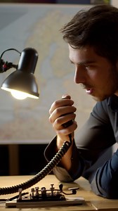 Looking for a radio to stay in communication with loved ones after a crisis or SHTF situation? Here are a few differences. #prepper #hamradio #gmrs #survivaltips | Prepper Press