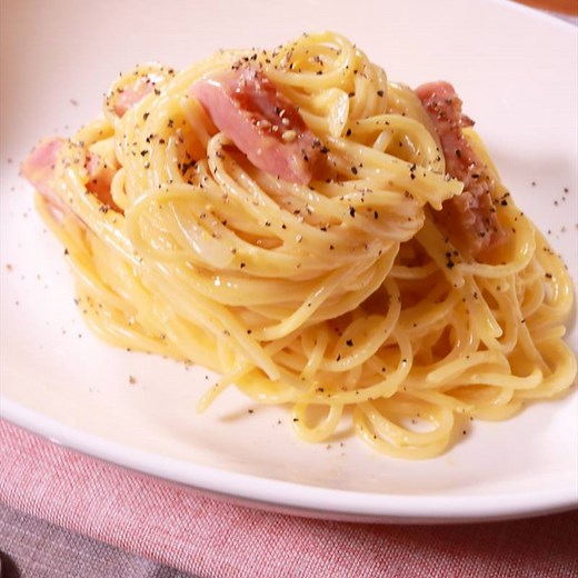 厚切りベーコンの本格カルボナーラ 作り方・レシピ | クラシル