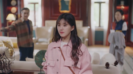 Cinderella confronts her domineering CEO father and uncovers the truth about being abandoned and raised in foster care! 灰姑娘質問霸總父親，揭開被拋棄寄養的真相！#一不小心捡到爱 #赵露思 #刘特 #PleaseFeelatEaseMrLing #zhaolusi #liute #rosy | 球球追剧扒