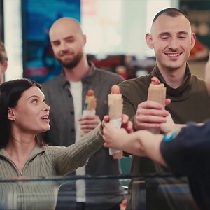 195 reactions · 28 shares | Хотдог фест в Shell започва! Любимият хотдог раздава награди!  Всеки 5-и е класик – подарък, а с Shell App или 4 стикера взимаш изискана чаша на атрактивна цена. | Shell | Facebook