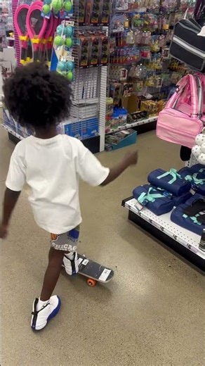 Kid skateboarding in five below #shorts