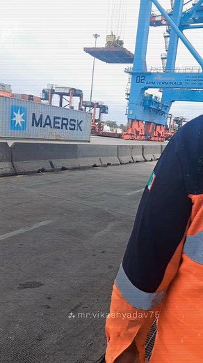 Tapa bodega volando a su lugar de origen!! #lashing #shipping | Lashers of the world.