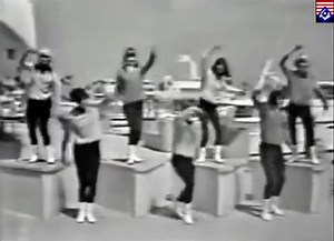 Dream Baby - Roy Orbison With 60's babes doing the latest moves | BrunoVojnic