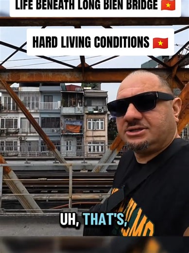 Walking across Long Bien Bridge, I head beneath Hanoi’s iconic landmark to explore a hidden riverside community. Here, families live in shack boats along the Red River — a side of Hanoi rarely seen by visitors. This isn’t about judgement — it’s about understanding real life beyond the tourist streets. 📍 Hanoi, Vietnam 🇻🇳 #Hanoi #Vietnam #Travel #Documentary #StreetLife