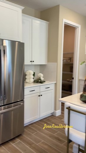 You like this new home in Florida! #floridarealestate #newhomesorlando #newhomesales #modernkitchendesign #modernkitchendesign #joserealtorcom