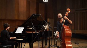 Camille Saint-Saëns - L'elephant from Carnival of the Animals - Classical Clips