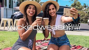 Tour Byron Bay With Jemma & Phoebe: Home Of Wicked Weasel