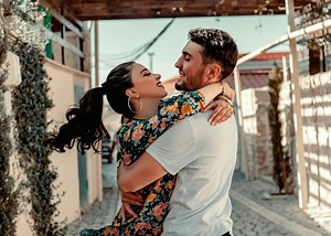 32 Original Ways to Surprise Your Boyfriend » GoDates