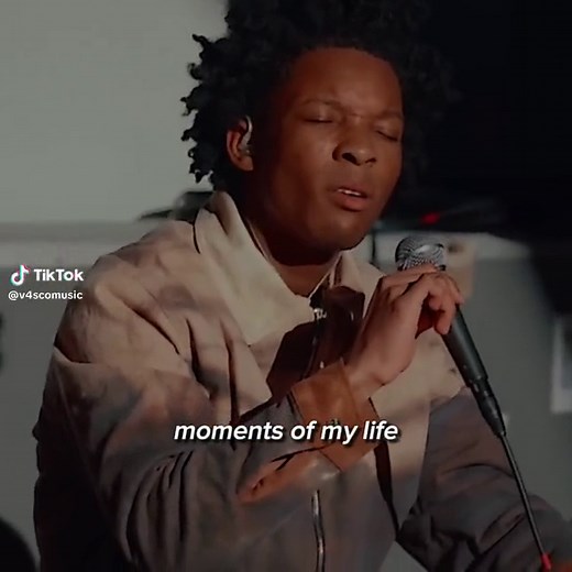 d4vd - Here With Me Lyrics Video