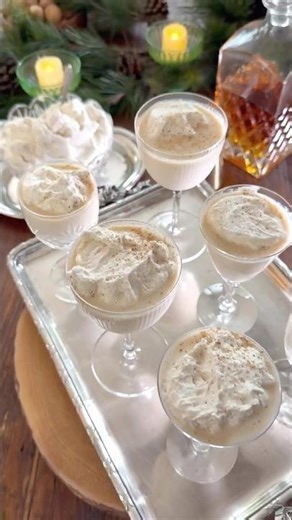 How to Make Salted Maple Bourbon Whipped Cream #recipe #whippedcream