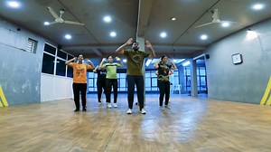 Burn calories through dancing and lose weight | Free Style Dance Fitness #dance #marathisong #marathi #zingat #fitnessmotivation #weightlossjourney # | Step-N-Rise