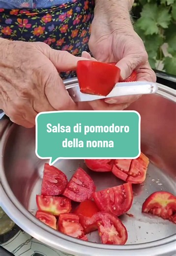 Nonna di 92 prepara salsa di pomodoro fatta in casa 🍅 🍅