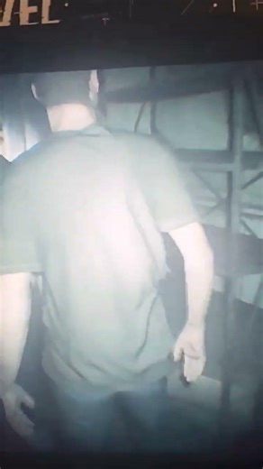 sorry its chopped.Resedents evil 7 (begging hour trailer)#fyp #fypシ #horrorgaming #horror