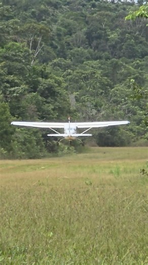 Cessna 206. Decolando na Amazônia