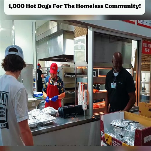 1,000 Hot Dogs For The Homeless Community! #steak #cooking #pasta #homeless #love #fyp