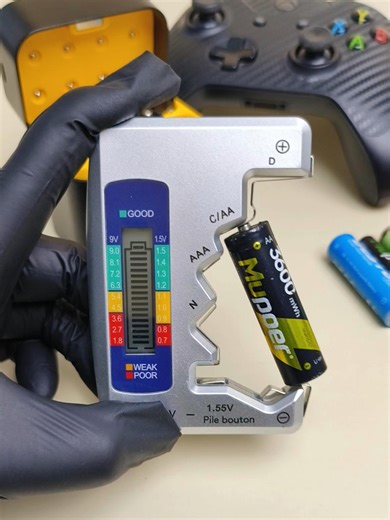 stop guessing ，just use this tiny tester #rechargeablebatteries #aabatteries #xbox #tvremote #tool #spotlightfinds #batterytester #BatteryLife #TechHack #doorbell