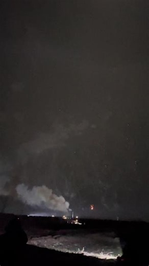 火神10寸火神四号入彩大丽芯挂了两个三寸小花 冲引一个 拉完了 别被卖货的视频误导#火神 #烟花