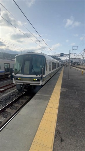 JR西日本221系重連（K17編成+K4編成）普通京都行き 園部駅発車 #shorts #jr西日本 #jr #西日本旅客鉄道 #嵯峨野線 #山陰本線 #山陰線 #221系