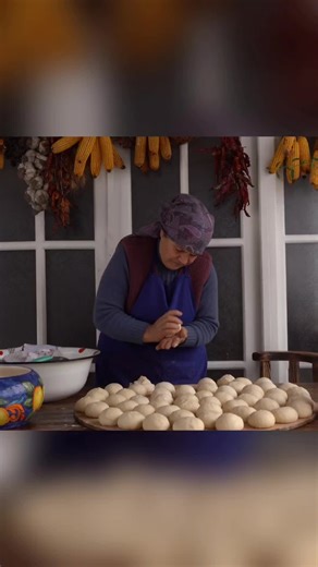 Cooking Cream-Filled Piroshki: A Step-by-Step Guide