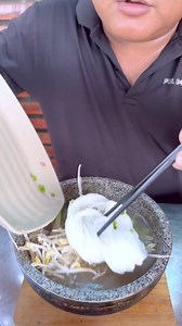 4.7M views · 30K reactions | phụ hồ ăn kiểu này có ổn ??? Sơn Dược Vlogs | Sơn Dược Vlogs | Facebook