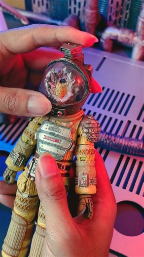 I like this Neca Alien figure. Do you think it's real or fake? #xenomorph #toyphotography #diorama