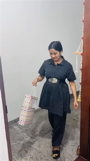 Unknownthink on Instagram: "Sapne me sab kuch ho sakta hai😆😁"