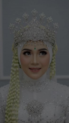 Potret Pengantin Wanita Jawa Modern dan Elegan