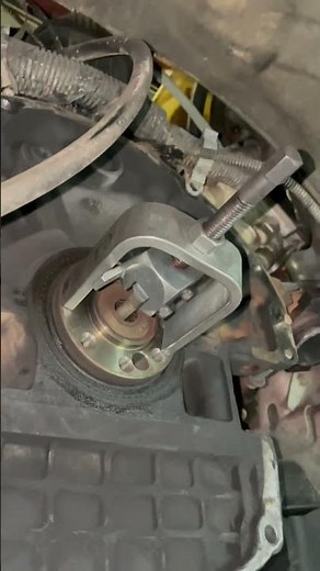 Clutch pilot bearing removal puller tool