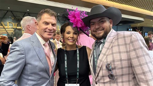 Celebrity chef Bobby Flay meets owners of Big Nita's, and he tried the cheesecake