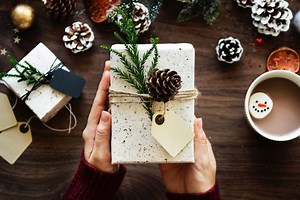 Gift Giving Traditions in Germany – How To Send Gifts To Family & Friends
