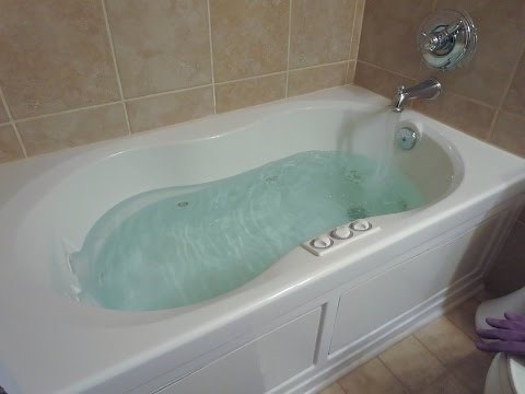 Cleaning our Bathtub Jacuzzi