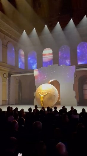 Live from Paris. An immersive show full of emotions | Filmmaster