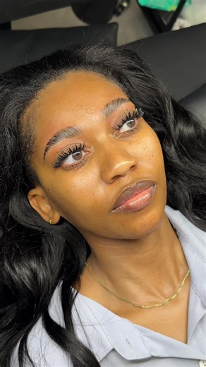 Anime doll eye / open eye lashes paired with brow lamination and shape for a sleek look . Details are below . LASH DETAILS Style : Anime Bottom Sizes : 10mm-15mm Shape : Doll eye Bottom : 6mm-8mm BROW DETAILS : Treatment : Brow Lamination Shape : Razor shape Book yours now !!