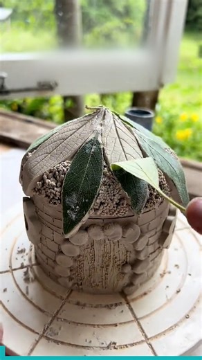 Combining nature and clay to sculpt the perfect fairy house! 🏡 | Craft Factory