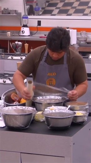 This is how the burgers and snacks turned out for this Saturday #MasterChefMx 24/7 #AztecaUno