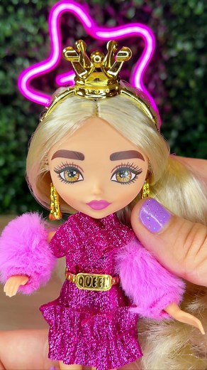 Unboxing Barbie Extra Minis Queen Toy | Toy Opening and Review