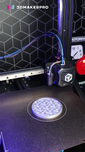 3DMakerpro Mole: Swift & Sure 📐💨 0.05mm Accuracy: Detail captured with remarkable accuracy. NIR Technology: Master black objects with Near Infrared. Portable Versatility: Seamlessly switch modes. Visual Tracking Stability: Smooth and efficient scanning. 3DMakerpro Connect: Portable scanning at your fingertips. | 3DMakerpro