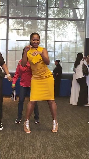 Lady in the Yellow Dress Lights Up the Tamia Dance!