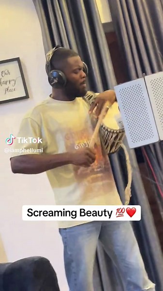 Screaming Beauty: Unveiling Stunning Vocal Expressions