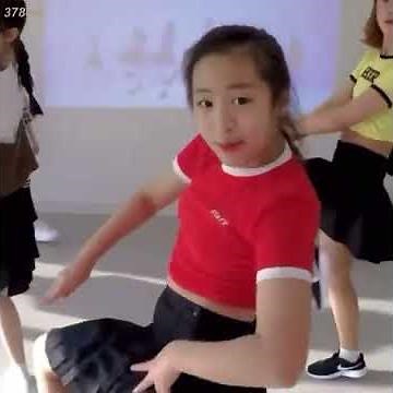 BABY MONSTER pre-debut video. Ahyeon dancing “Bboom Bboom”