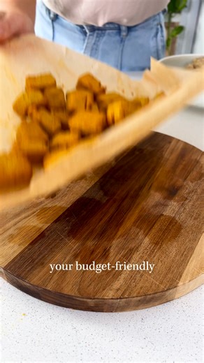 This One-Ingredient Chickpea Tofu, also known as Burmese Tofu, is a delightful and versatile alternative to traditional soy tofu, perfect for those with soy allergies or anyone looking to add variety to their meals. Recipe is in the comments 💕 | Plantbaes