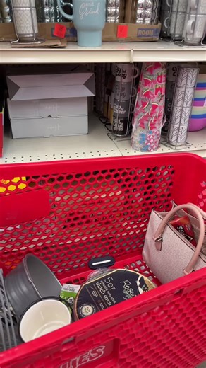 AreenJ (@aryyy711)’s video of total liquidators locations near me