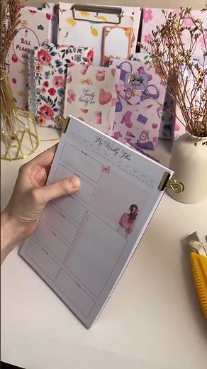 Making a DIY Standing Notepad 📓✨💖 Weekly Planner Edition 👏