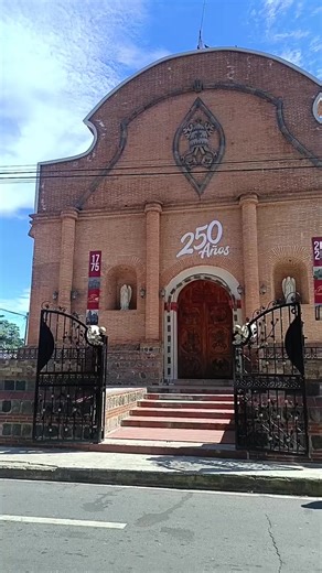 #ParDeAnillosIglesiaColonial #MusicaRomantica #viral #