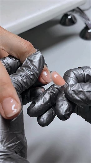 🙋🏼‍♀️When i use dualforms, For me most important thing is to work clean to reduce skin contact and filing process. This is how i apply dual forms. . . . . #Dualform #dualformapplication #naglar #dualforms #almondnails | Beautify with love