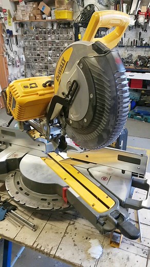 15K views · 265 reactions | How to fix a miter saw with a wobbly blade. #dewalt #mitersaw #repair #wobble #bladewobble #mitersawrepair #makita #bosch | Deandohertygreaser | Facebook